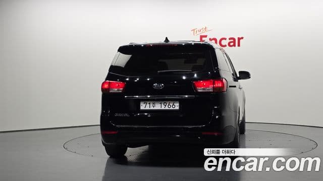 Kia All New Carnival Luxury, 2017 4