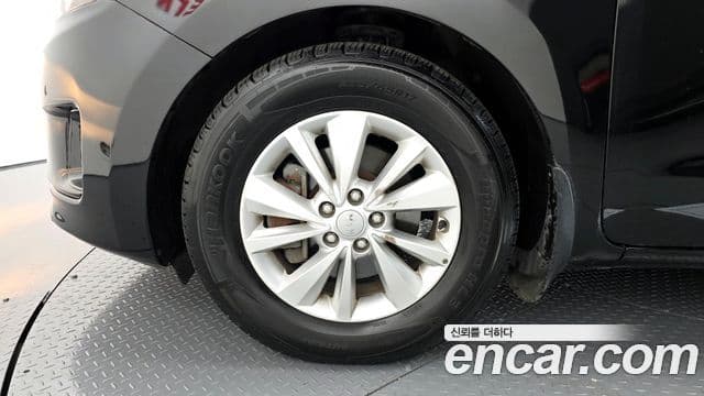 Kia All New Carnival Luxury, 2017 все фото