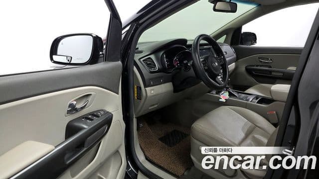Kia All New Carnival Luxury, 2017 10