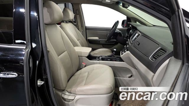 Kia All New Carnival Luxury, 2017 11