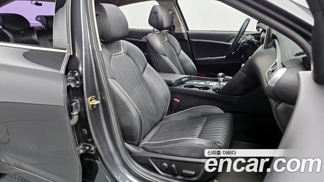 Genesis G70 Supreme, 2018 10