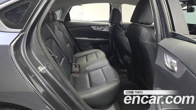 Kia The / новый New K3 2세대 Trendy, 2022 12