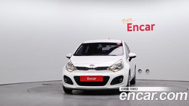 Kia All New Pride Luxury, 2012 3