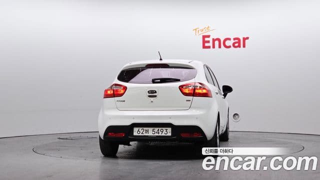 Kia All New Pride Luxury, 2012 4