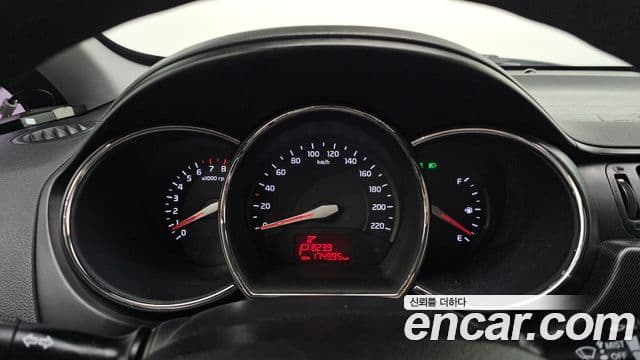 Kia All New Pride Luxury, 2012 8