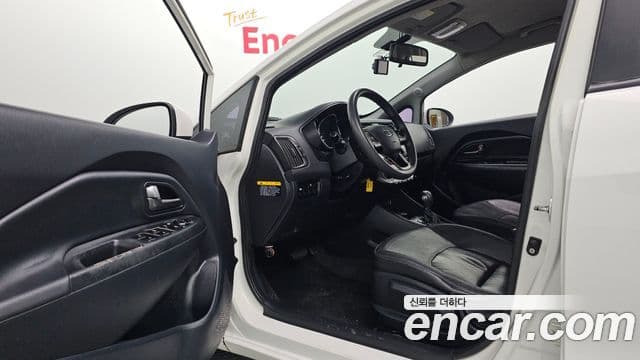 Kia All New Pride Luxury, 2012 10