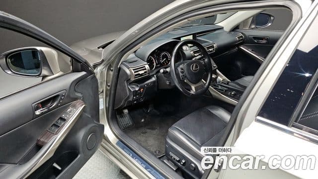 Lexus New IS250 XE30, 2015 10