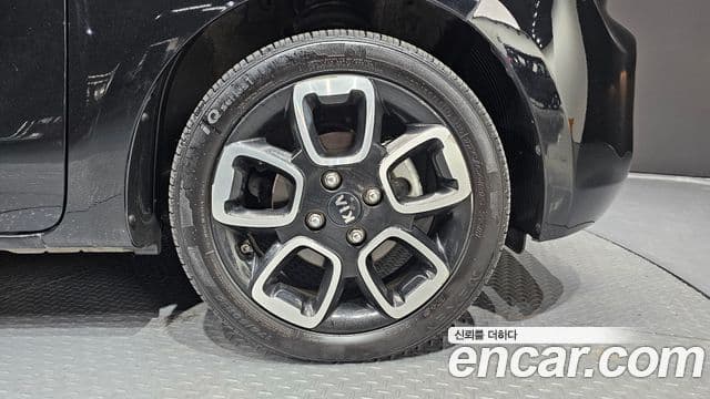 Kia The / новый New Ray Signature, 2021 все фото