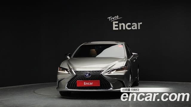 Lexus ES300h 7세대 Luxury Plus, 2020 3