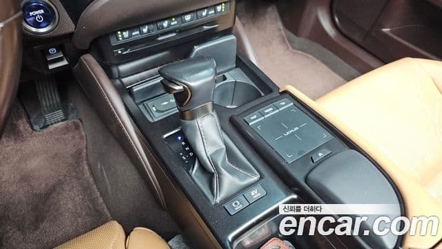 Lexus ES300h 7세대 Luxury Plus, 2020 9