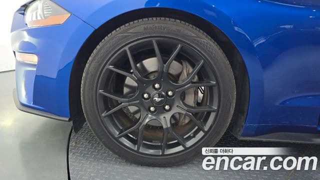 Ford Mustang купе, 2018 все фото