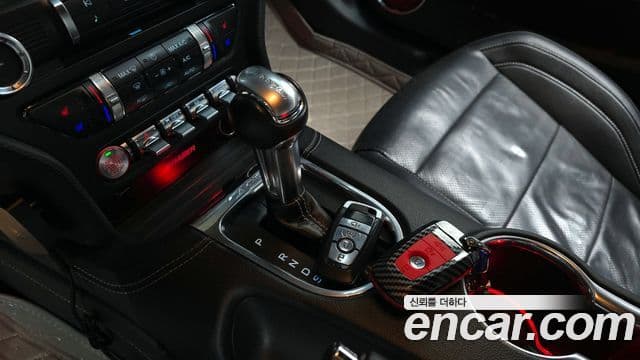 Ford Mustang купе, 2018 9