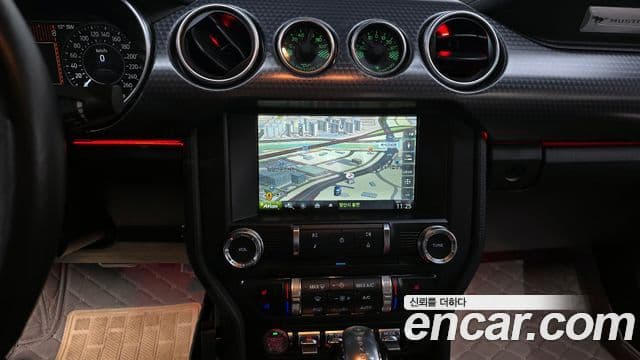 Ford Mustang купе, 2018 16