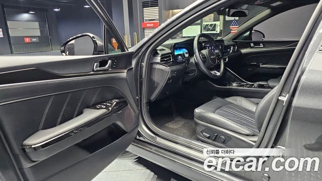 Kia K5 3세대 Signature, 2023 11