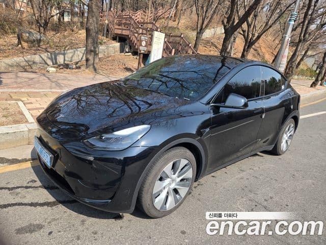 Tesla модель Y, 2024 1