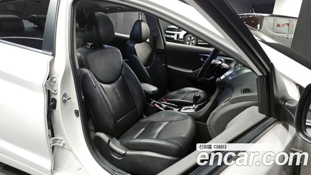 Hyundai Avante MD M16 GDI top, 2012 10