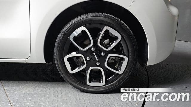 Kia The / новый New Ray Signature, 2022 все фото