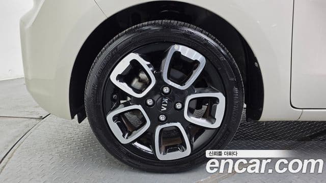 Kia The / новый New Ray Signature, 2021 все фото