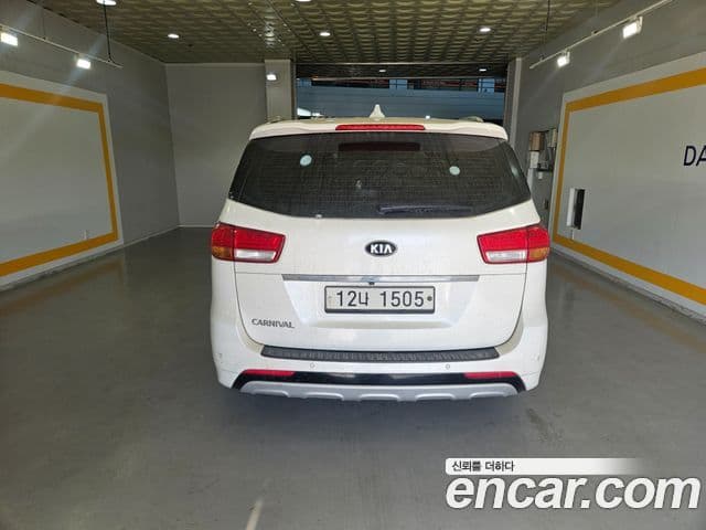 Kia All New Carnival Luxury, 2018 4