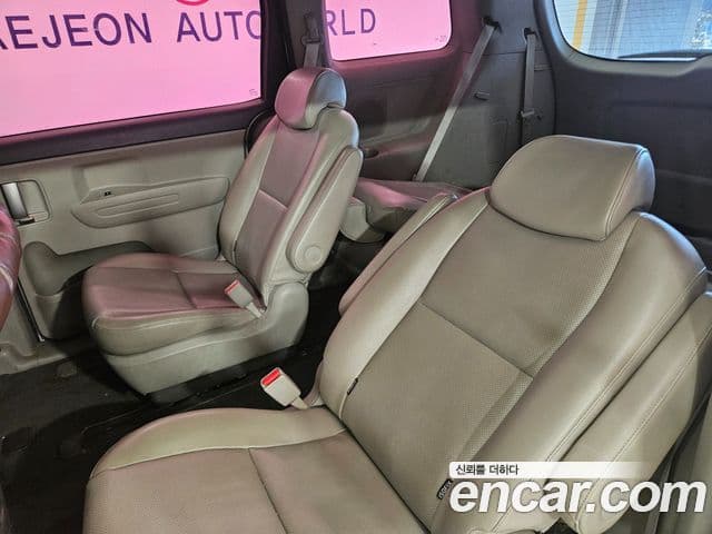 Kia All New Carnival Luxury, 2018 8