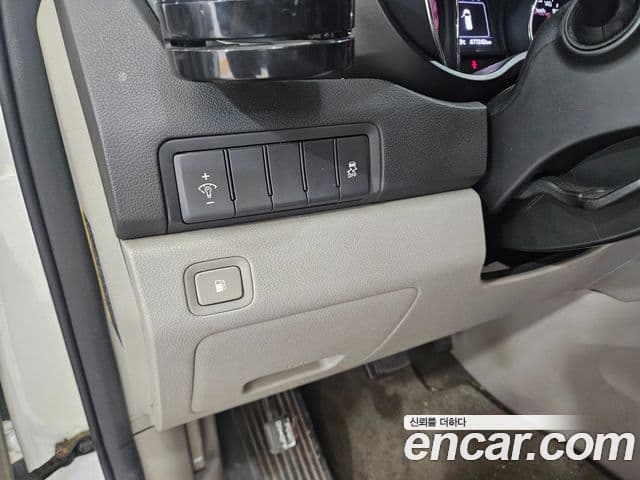 Kia All New Carnival Luxury, 2018 10