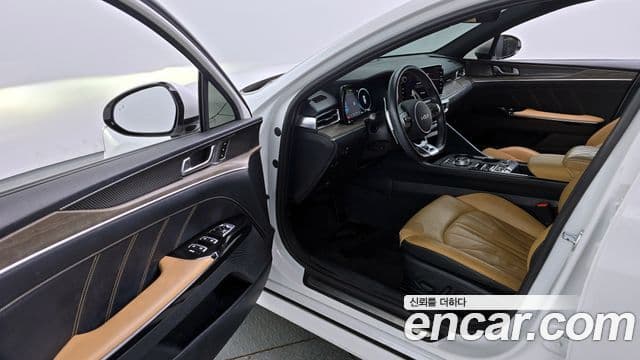 Kia K5 3세대 Signature, 2022 10