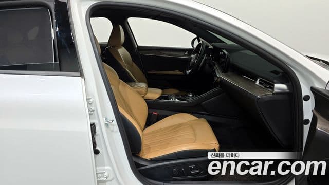 Kia K5 3세대 Signature, 2022 11