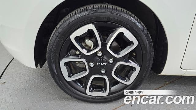 Kia The / новый New Ray Signature, 2022 все фото