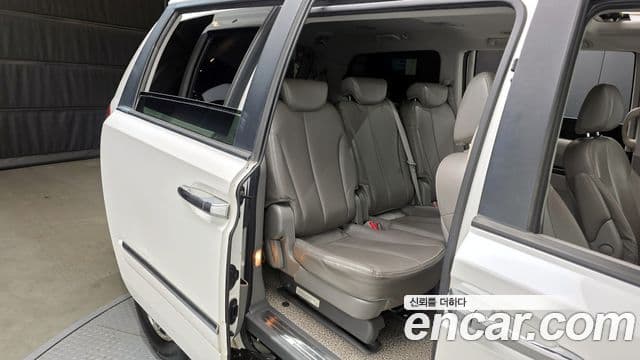 Kia Carnival R President, 2014 12