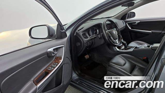 Volvo S60 2세대, 2018 10