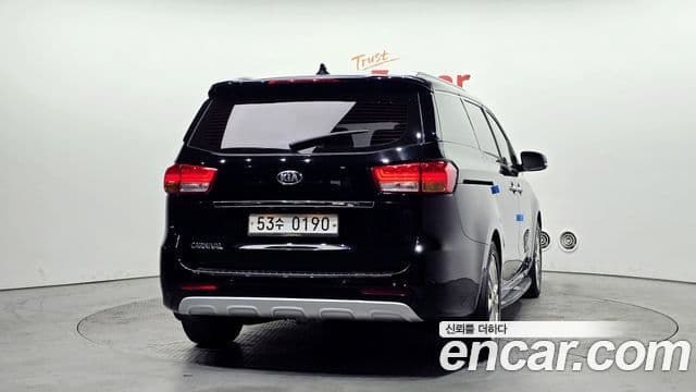Kia All New Carnival Noblesse, 2016 4