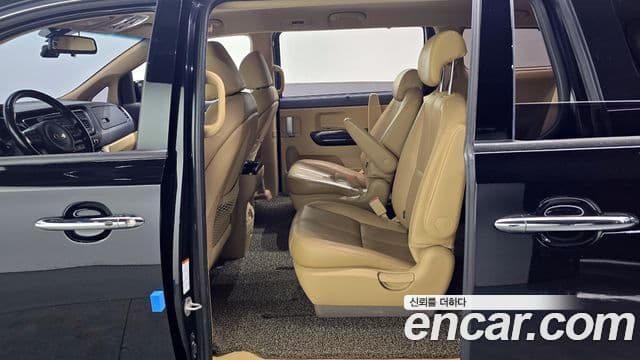 Kia All New Carnival Noblesse, 2016 11