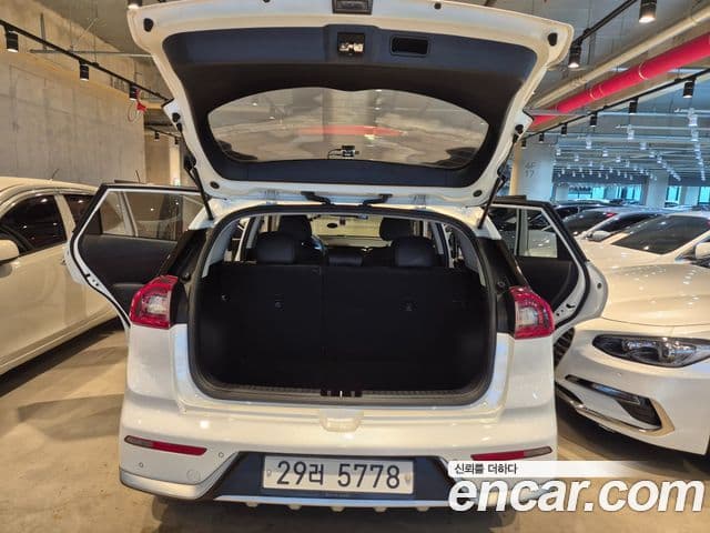 Kia Niro Prestige, 2019 19