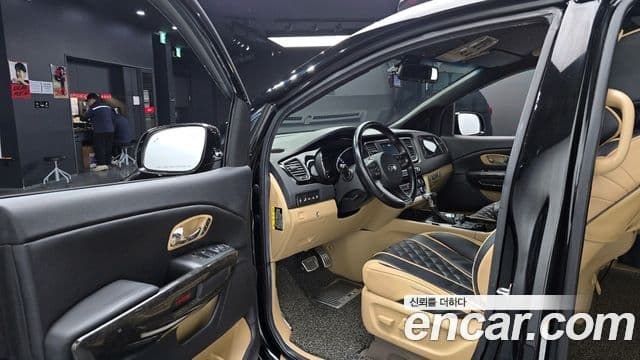 Kia The / новый New Carnival бензин 4인승 High Limousine(компания по спецнадстройкам), 2019 10