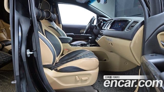 Kia The / новый New Carnival бензин 4인승 High Limousine(компания по спецнадстройкам), 2019 11