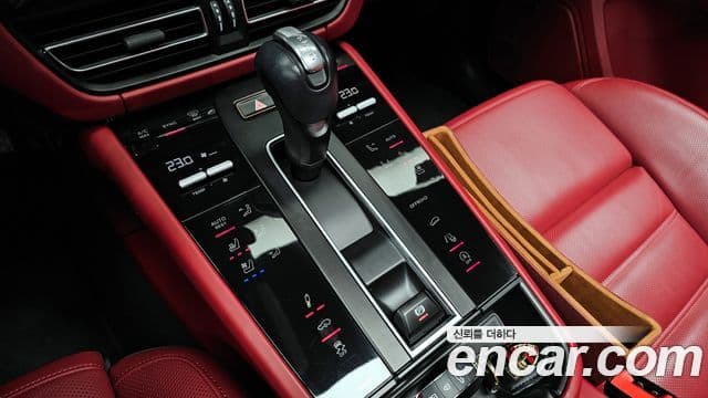 Porsche Macan 95B, 2023 9