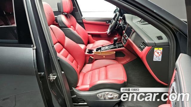 Porsche Macan 95B, 2023 10