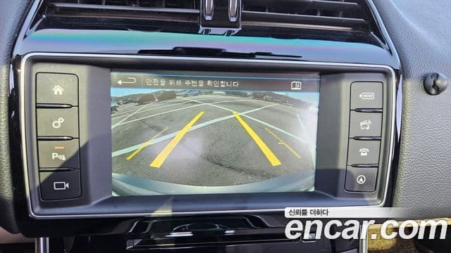 Jaguar XE Prestige, 2016 14