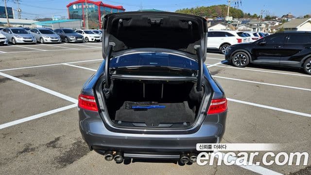 Jaguar XE Prestige, 2016 20