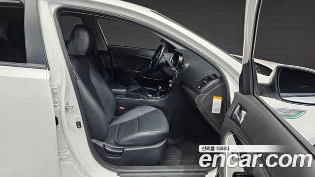 Kia K5 гибрид Prestige, 2015 12