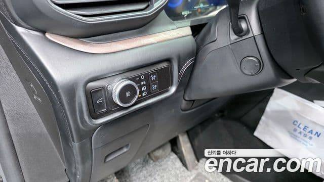 Ford Explorer 6세대 3.0 Platinum 4WD, 2023 16