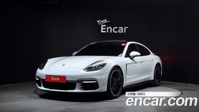 Porsche Panamera (971), 2018 1