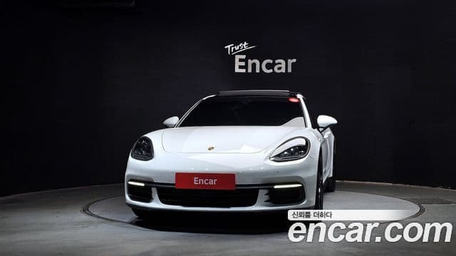 Porsche Panamera (971), 2018 3