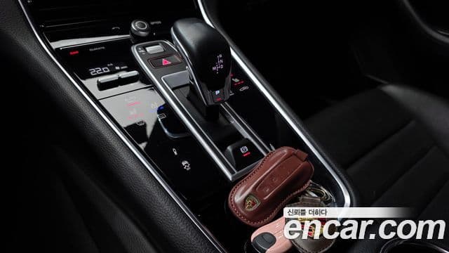 Porsche Panamera (971), 2018 9