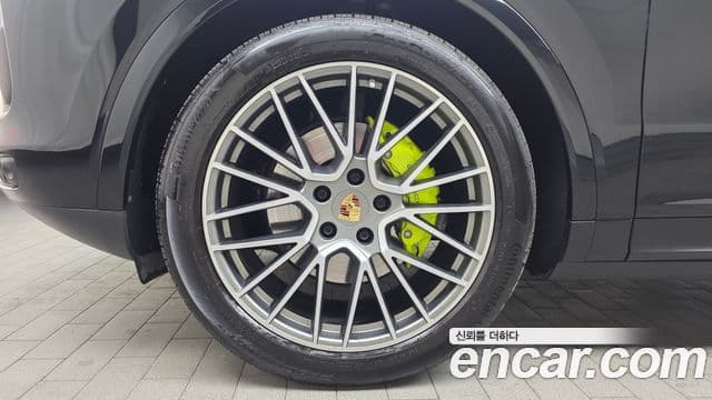 Porsche Cayenne (PO536) 3.0 E-гибрид Platinum Edition, 2023 все фото