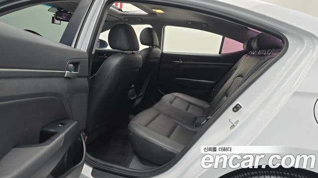 Hyundai Avante AD 1.6 GDI Smart, 2018 13