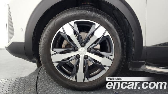 Peugeot 5008 2세대 1.2 Pure Tech GT, 2022 все фото