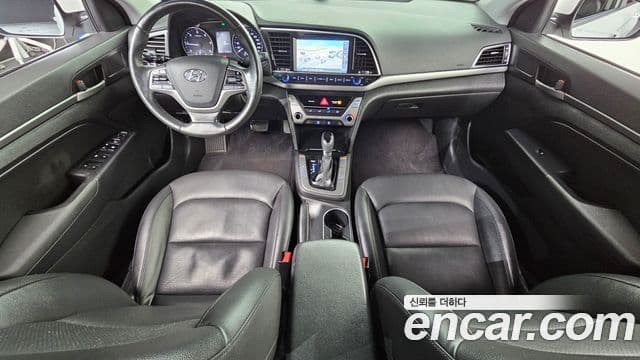 Hyundai Avante AD 1.6 e-VGT Smart, 2016 7