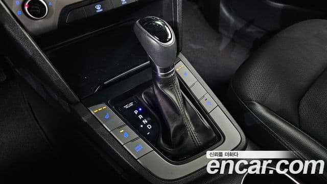 Hyundai Avante AD 1.6 e-VGT Smart, 2016 9