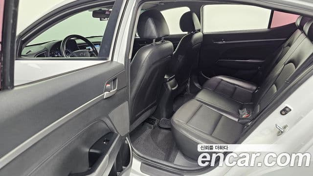 Hyundai Avante AD 1.6 e-VGT Smart, 2016 11